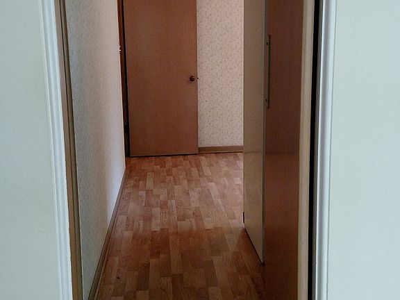 Hallway into Kitchen