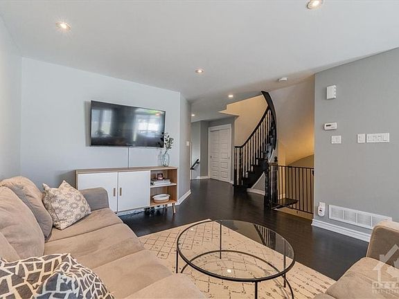 5th image of 748 Morningstar Way