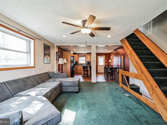 3rd image of 522 Ashland Ave