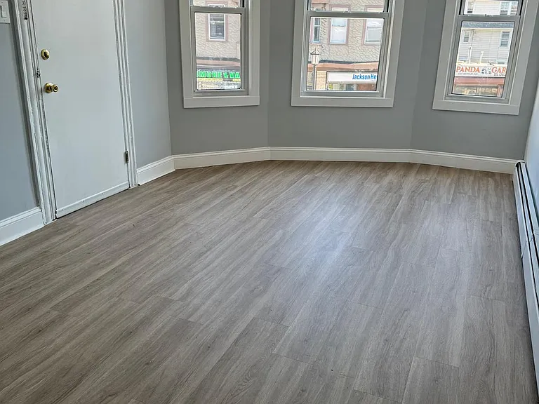 2336 Barnum Ave #E — Photo 2