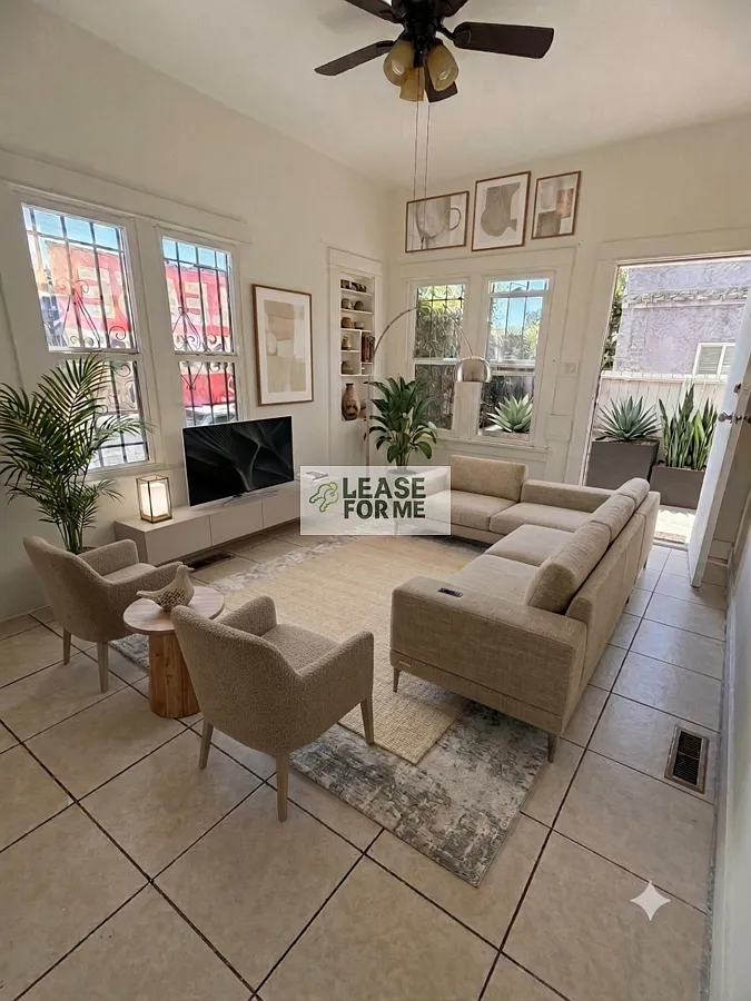 1669 Arlington Ave - Cozy 1BR/1BA Apartment in Mid-City LA | Small Pets Welcome | Great Location — Photo 1