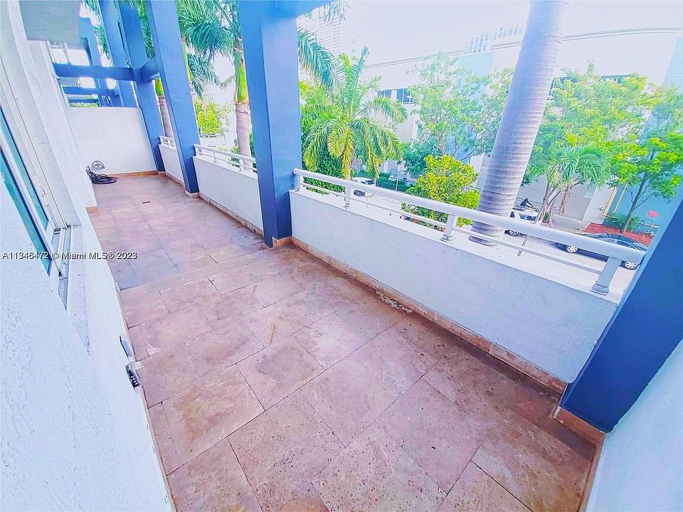1st image of 275 NE 18th St APT 203