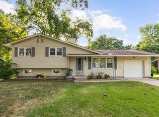 7114 Larsen Ln, Shawnee, KS 66203