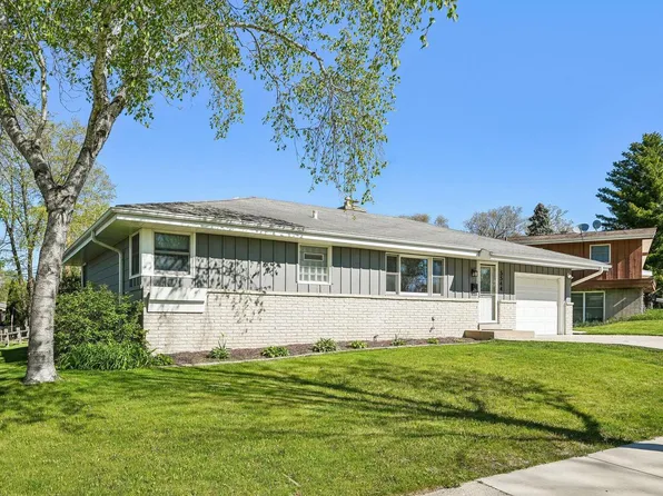 5544 Oakwood STREET, Greendale, WI 53129