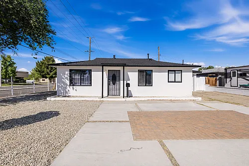 44405 12th St W Photo 1