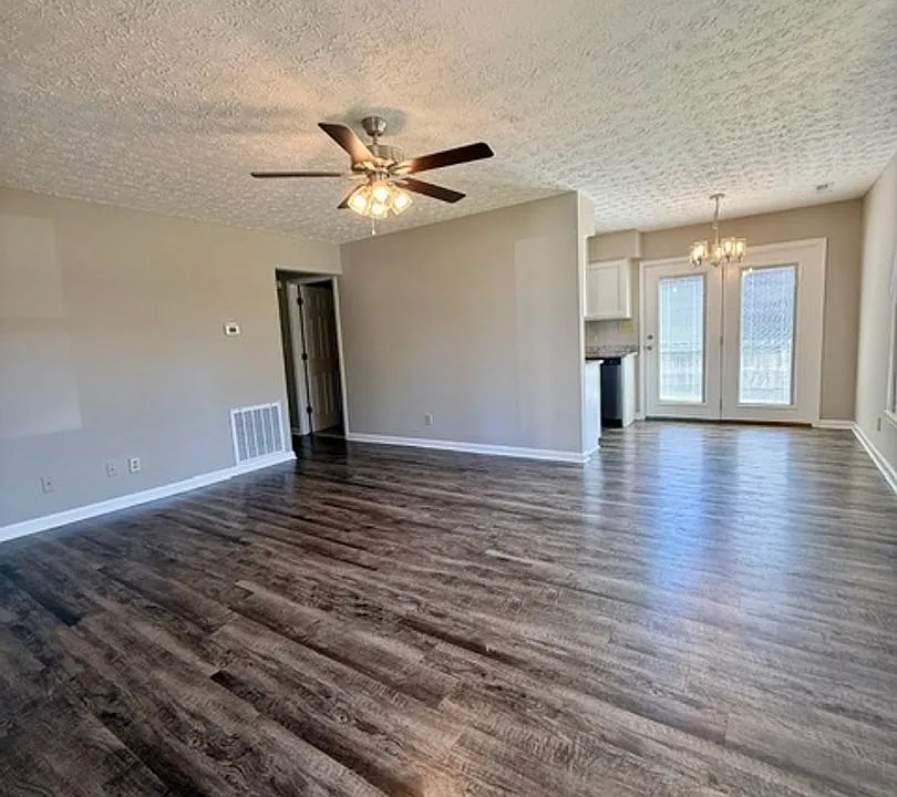 1716 Highland Way