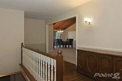 3rd image of 4818 Gretna Green Ln