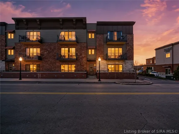 218 Mulberry Street, Jeffersonville, IN 47130