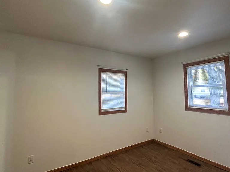 823 Harrison St — Photo 18