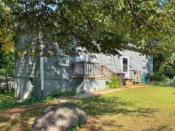 2826 Oxford St, Des Moines, IA 50313