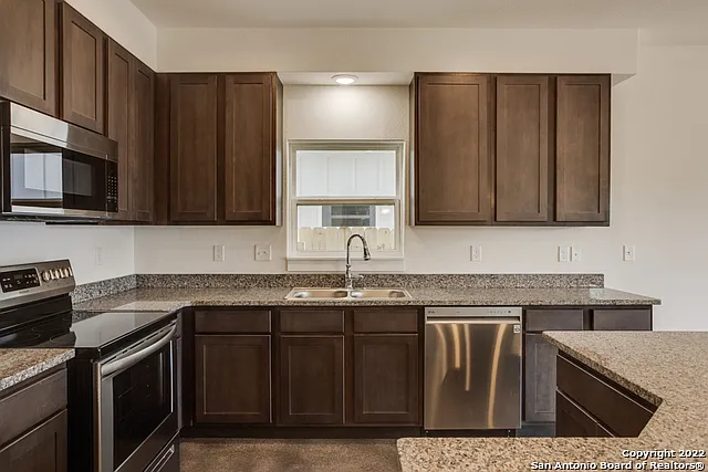 206 Topaz #1502 — Photo 21