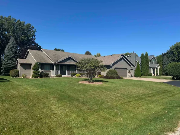 1863 Amy Jo Dr, Oshkosh, WI 54904