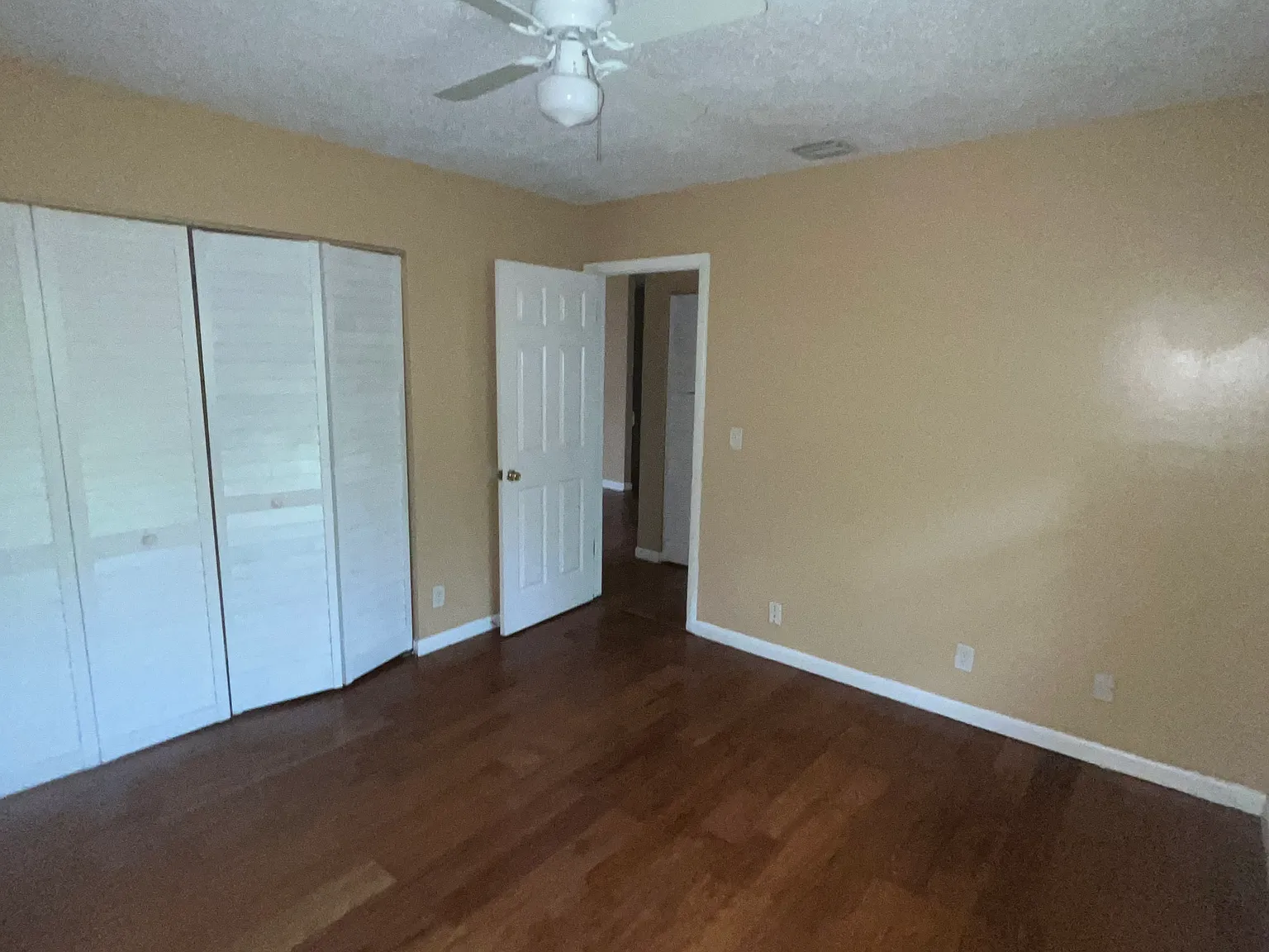 2 bed, 4400 sqft, $1,800 — Photo 2