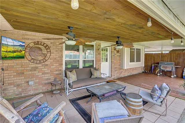 3867 Roman St — Photo 18
