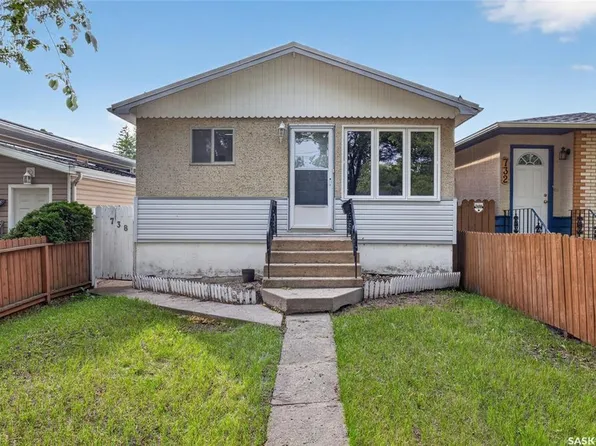 738 Queen St, Regina, SK S4T 4A3