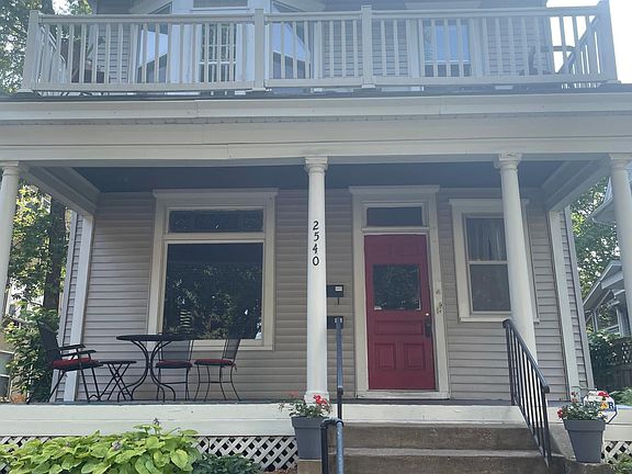 3rd image of 2540 Bryant Ave S #2