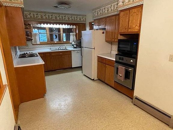 3rd image of 390 W South St
