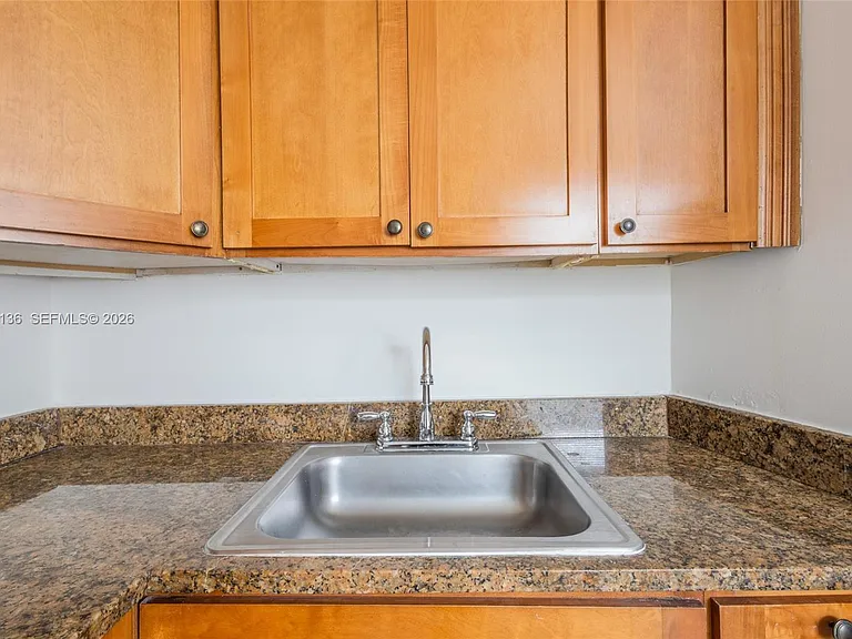 979 SW 10th St #2 — Photo 23