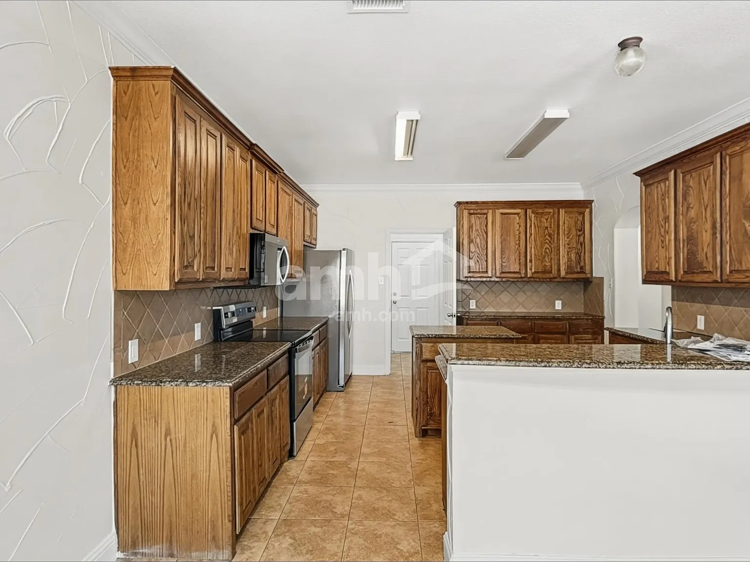 5 bed, 4.0 bath, 2853 sqft, $2,895 — Photo 4