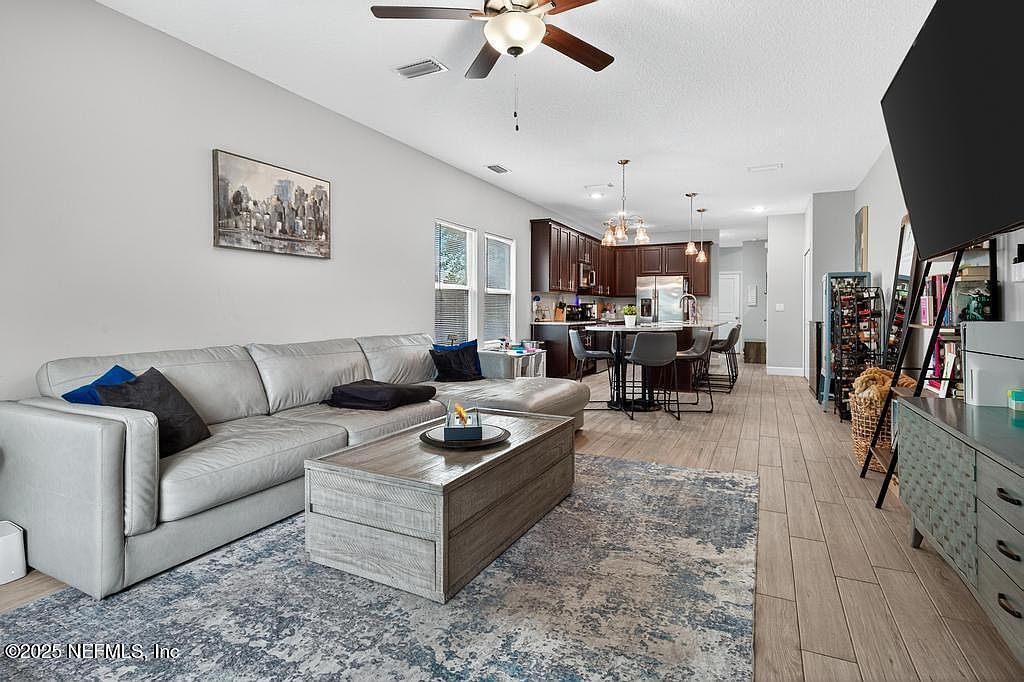 シェハウス 629 4TH Avenue S, Jacksonville Beach, FL 32250 | Zillow