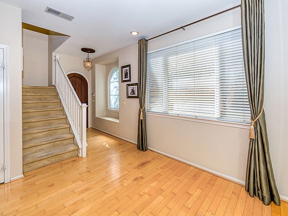 2nd image of 28429 Lobelia Ln