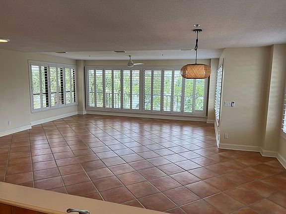 5th image of 1 Barbados Ave APT 2D