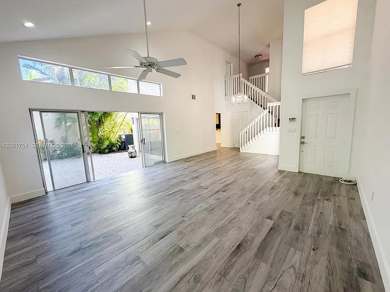 1145 W Lake St — Photo 3
