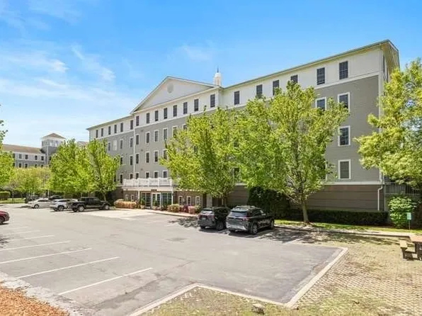 10 Crowninshield St Unit 106, Peabody, MA 01960