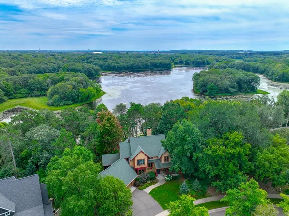 3375 Pioneer Pl, Stillwater, MN 55082