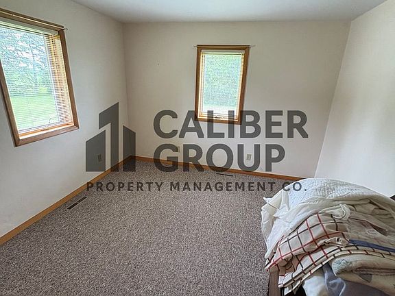 4th image of 32506 320th St