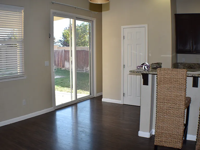 513 Canterbury Cir — Photo 6
