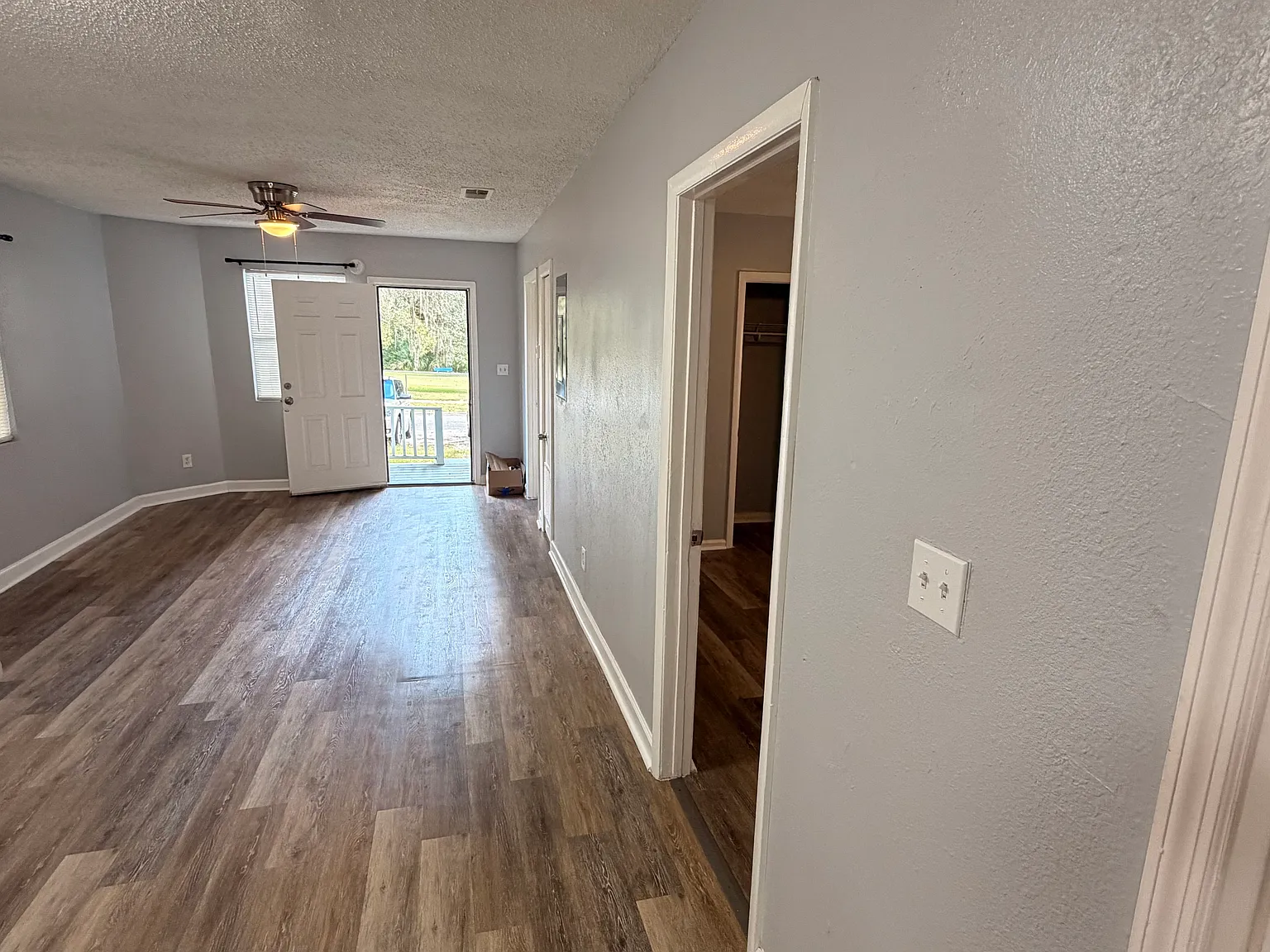 3 bed, 958 sqft, $1,250 — Photo 3