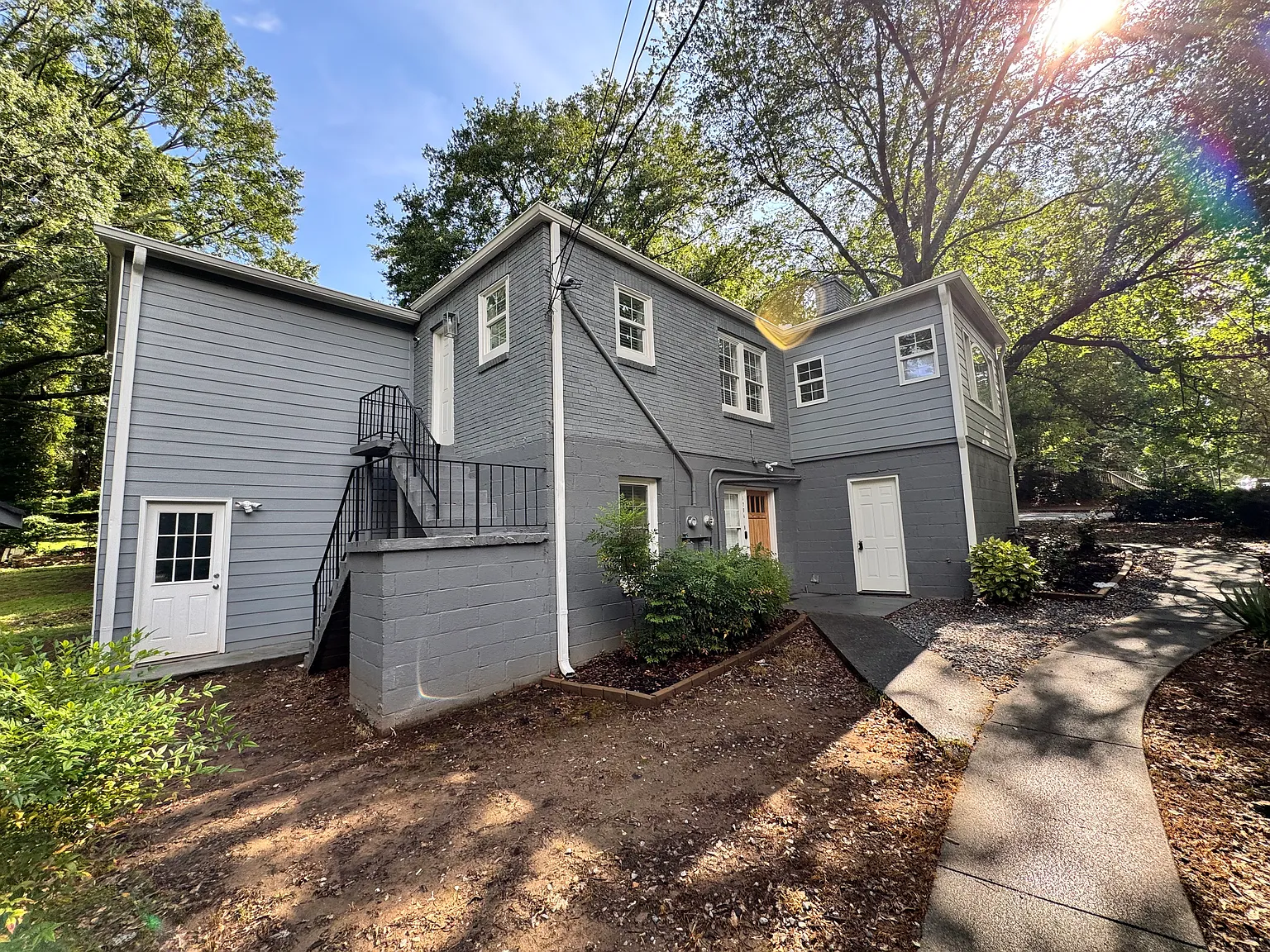 3 bed, 1408 sqft, $1,750 — Photo 1