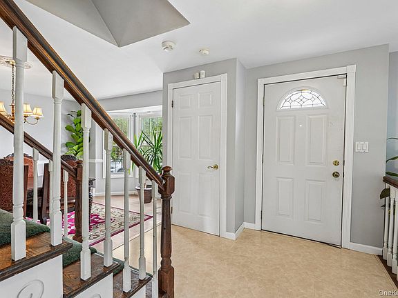 3rd image of 12 Buttermilk Drive