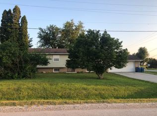 614 1st St, Sherrard, IL 61281