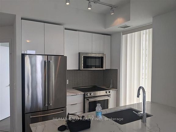 4th image of 20 Shore Breeze Dr #3803