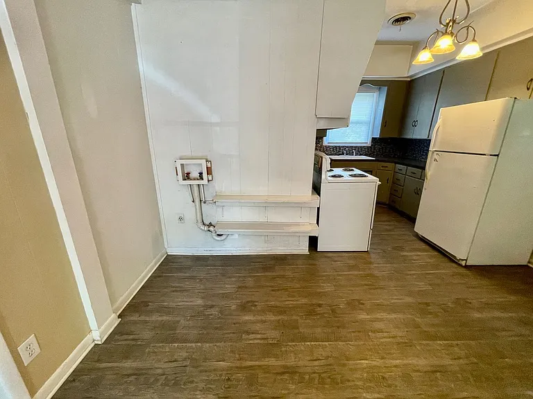 1645 E Cherry St — Photo 9
