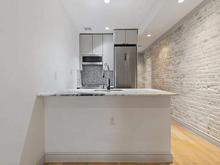 11 E 7th St #4E — Photo 2