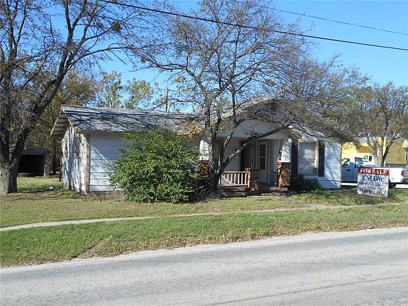 3rd image of 106 N Mill St