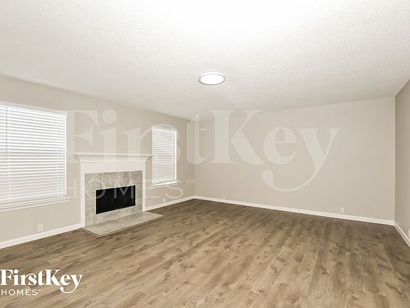 3rd image of 1409 Anglican Dr