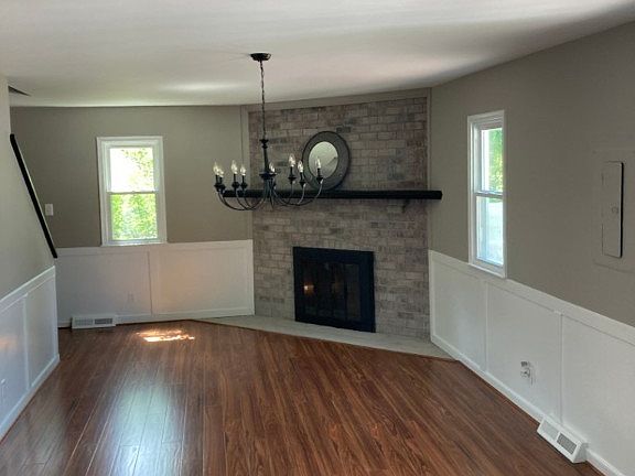 3rd image of 5220 Hallmark Dr