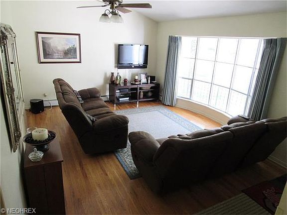 2nd image of 29320 Stewart Dr