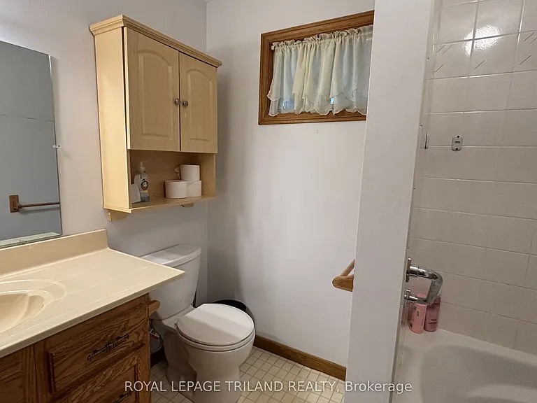 389 Front St — Photo 5