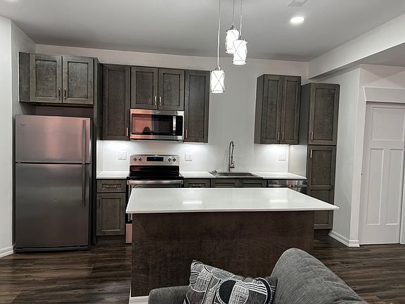2nd image of 212 Morgan St #C