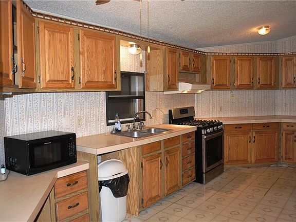 2nd image of 286 Silver Creek Cir