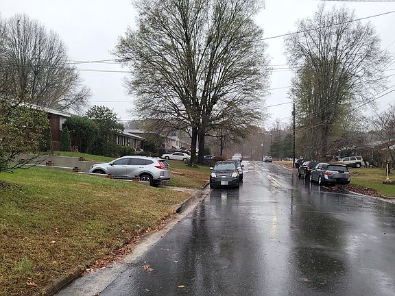 4th image of 103 Laramie Cir