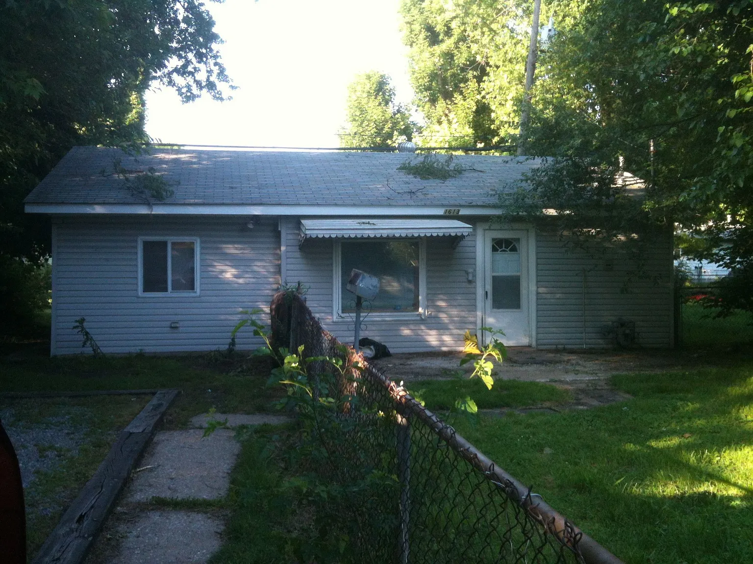 1613 Courtney Blvd photo 1