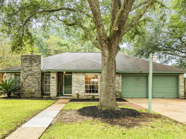 211 W Larkspur Dr, Alvin, TX 77511