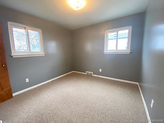 5th image of 11281 Jewett Ave