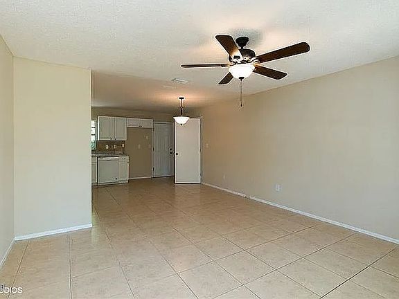3rd image of 913 Hibiscus Ave